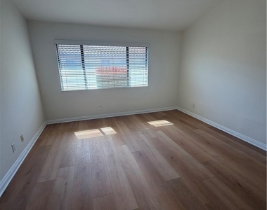 23001 Paseo De Terrado - Photo Thumbnail 3