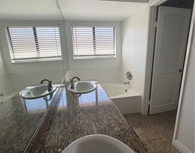 23001 Paseo De Terrado - Photo Thumbnail 9