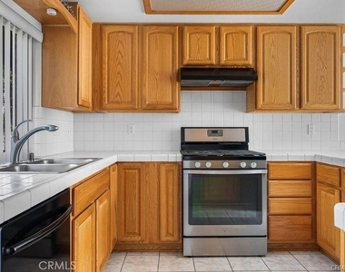 2804 Tuolumne Place - Photo Thumbnail 4