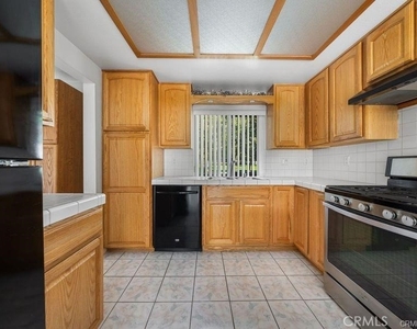 2804 Tuolumne Place - Photo Thumbnail 5