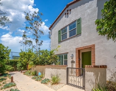 809 El Paseo - Photo Thumbnail 1