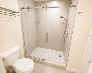 5009 Woodman - Photo Thumbnail 9