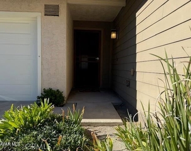 26265 Rainbow Glen - Photo Thumbnail 2