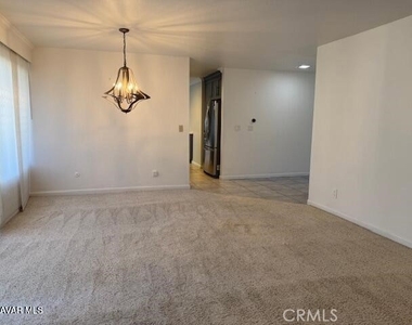 26265 Rainbow Glen - Photo Thumbnail 3