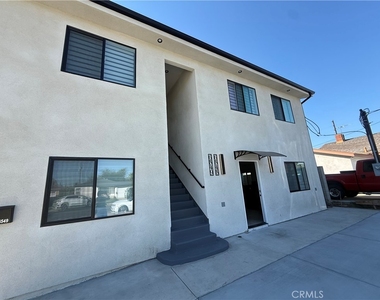 6549 Satsuma Avenue - Photo Thumbnail 11