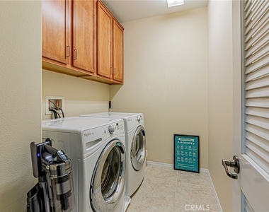 28519 Herrera Street - Photo Thumbnail 13