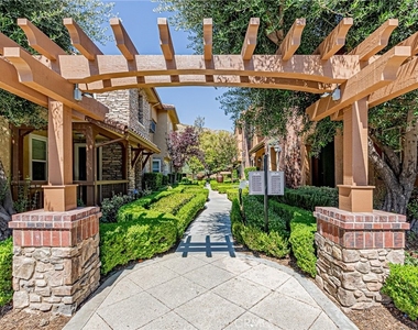 28519 Herrera Street - Photo Thumbnail 16