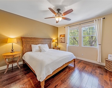 28519 Herrera Street - Photo Thumbnail 8