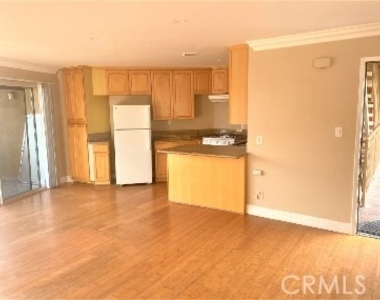 100 Cliff Drive - Photo Thumbnail 5