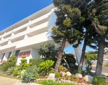 100 Cliff Drive - Photo Thumbnail 22