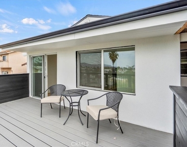 1015 Coronado Terrace - Photo Thumbnail 18