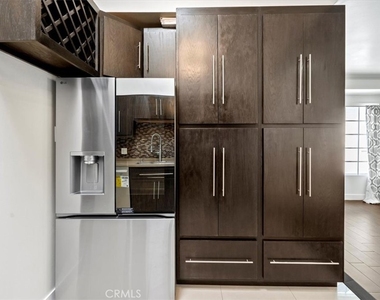 1015 Coronado Terrace - Photo Thumbnail 9