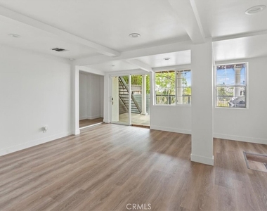 1015 Coronado Terrace - Photo Thumbnail 22