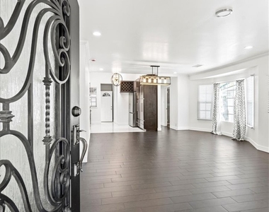 1015 Coronado Terrace - Photo Thumbnail 1