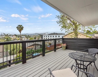 1015 Coronado Terrace - Photo Thumbnail 17