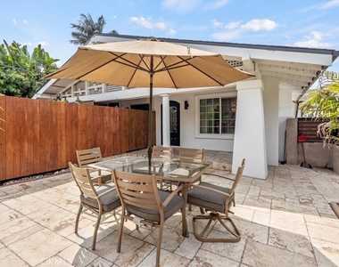 1015 Coronado Terrace - Photo Thumbnail 24