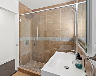 1015 Coronado Terrace - Photo Thumbnail 12