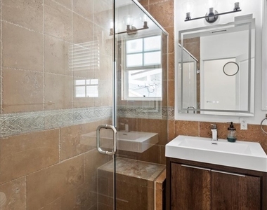 1015 Coronado Terrace - Photo Thumbnail 13