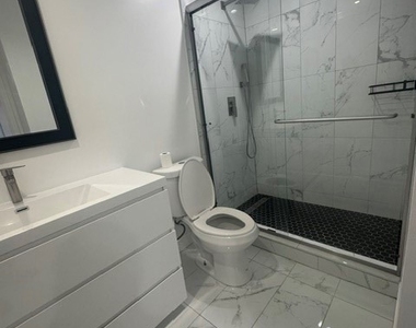 7812 Vanalden - Photo Thumbnail 6