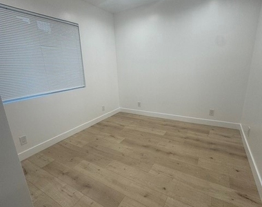 7812 Vanalden - Photo Thumbnail 5