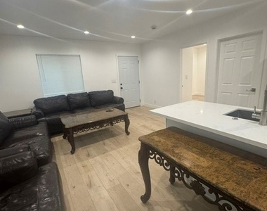 7812 Vanalden - Photo Thumbnail 1