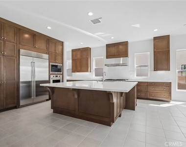 20580 Edgewood Court - Photo Thumbnail 9