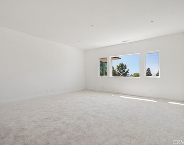 20580 Edgewood Court - Photo Thumbnail 16