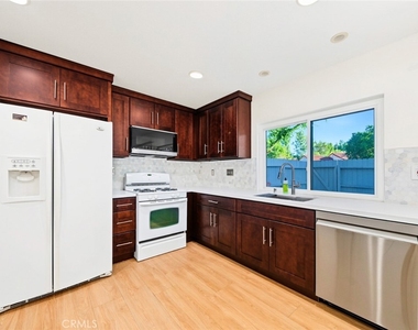 27564 Rondell - Photo Thumbnail 14