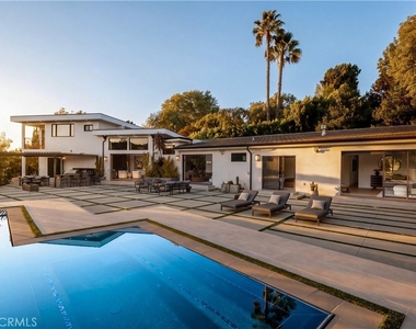 11480 Amanda Drive - Photo Thumbnail 2