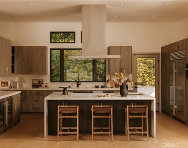 11480 Amanda Drive - Photo Thumbnail 11