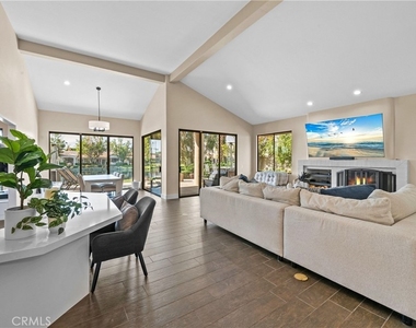 80504 Pebble Beach - Photo Thumbnail 3