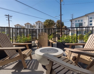 2100 Carnegie Lane - Photo Thumbnail 27
