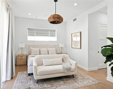2100 Carnegie Lane - Photo Thumbnail 30