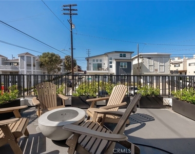 2100 Carnegie Lane - Photo Thumbnail 28