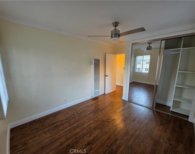 581 Levering Avenue - Photo Thumbnail 12