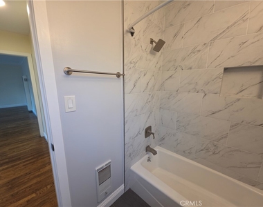 581 Levering Avenue - Photo Thumbnail 15