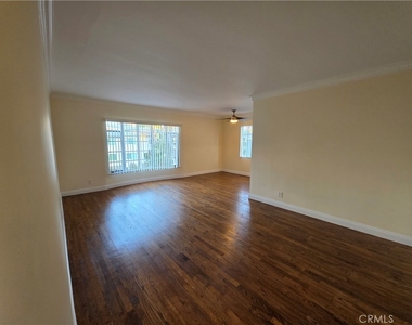 581 Levering Avenue - Photo Thumbnail 2