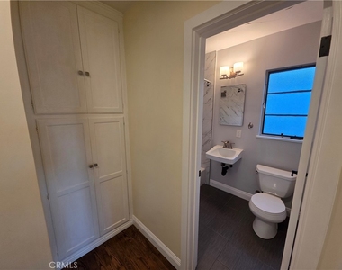 581 Levering Avenue - Photo Thumbnail 13