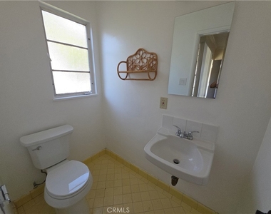575 Levering Avenue - Photo Thumbnail 14