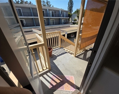 575 Levering Avenue - Photo Thumbnail 9