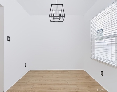 340 Avenue F - Photo Thumbnail 6