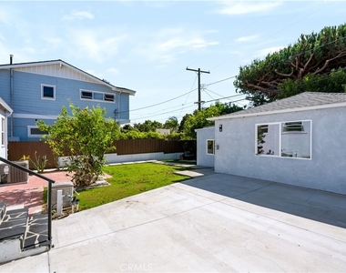 340 Avenue F - Photo Thumbnail 15