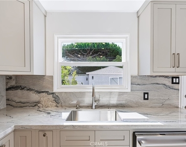 340 Avenue F - Photo Thumbnail 2
