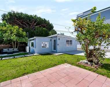 340 Avenue F - Photo Thumbnail 16