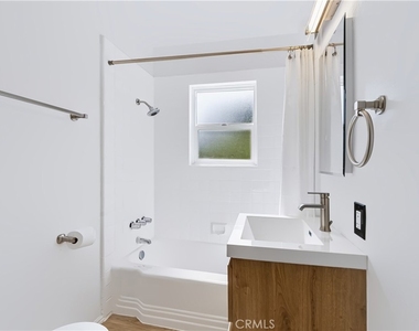 340 Avenue F - Photo Thumbnail 7