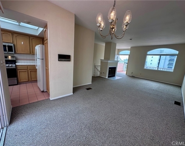 320 N Catalina Avenue - Photo Thumbnail 1