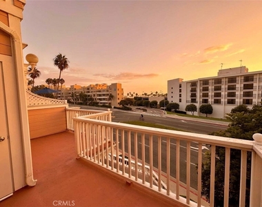 320 N Catalina Avenue - Photo Thumbnail 7