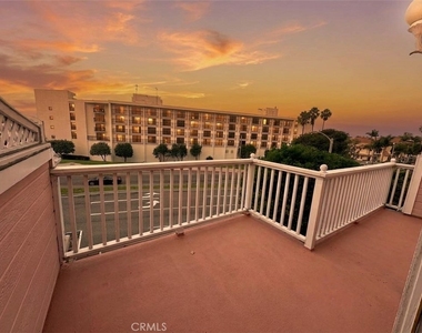 320 N Catalina Avenue - Photo Thumbnail 3