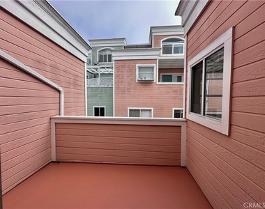320 N Catalina Avenue - Photo Thumbnail 16
