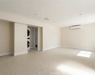 3629 W 58th Place - Photo Thumbnail 7